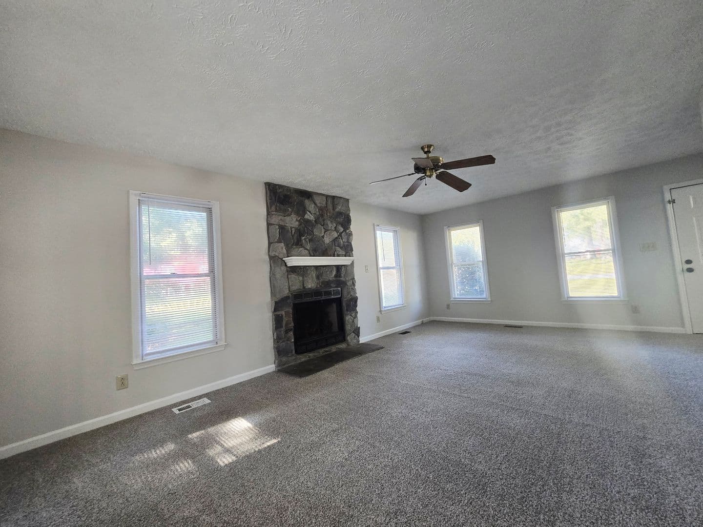Raeford House: 202 Cobblestone Ct