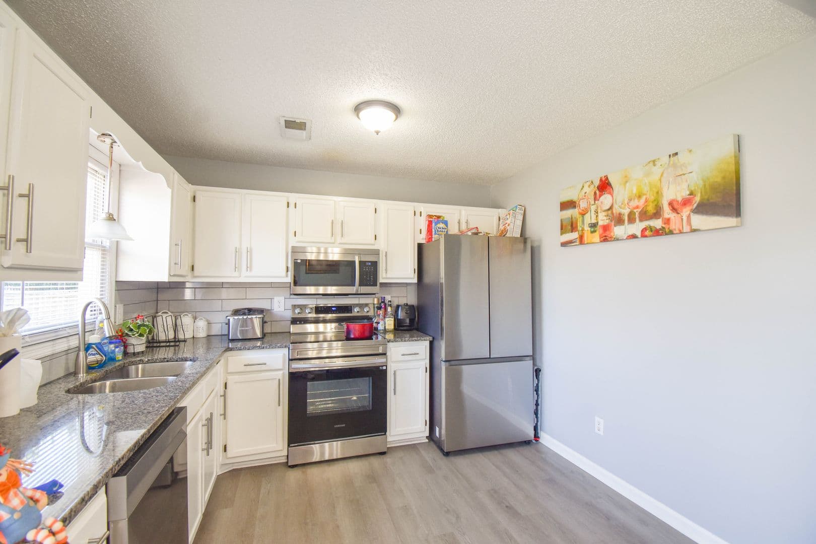 Fayetteville House: 5598 Windy Knoll Pl