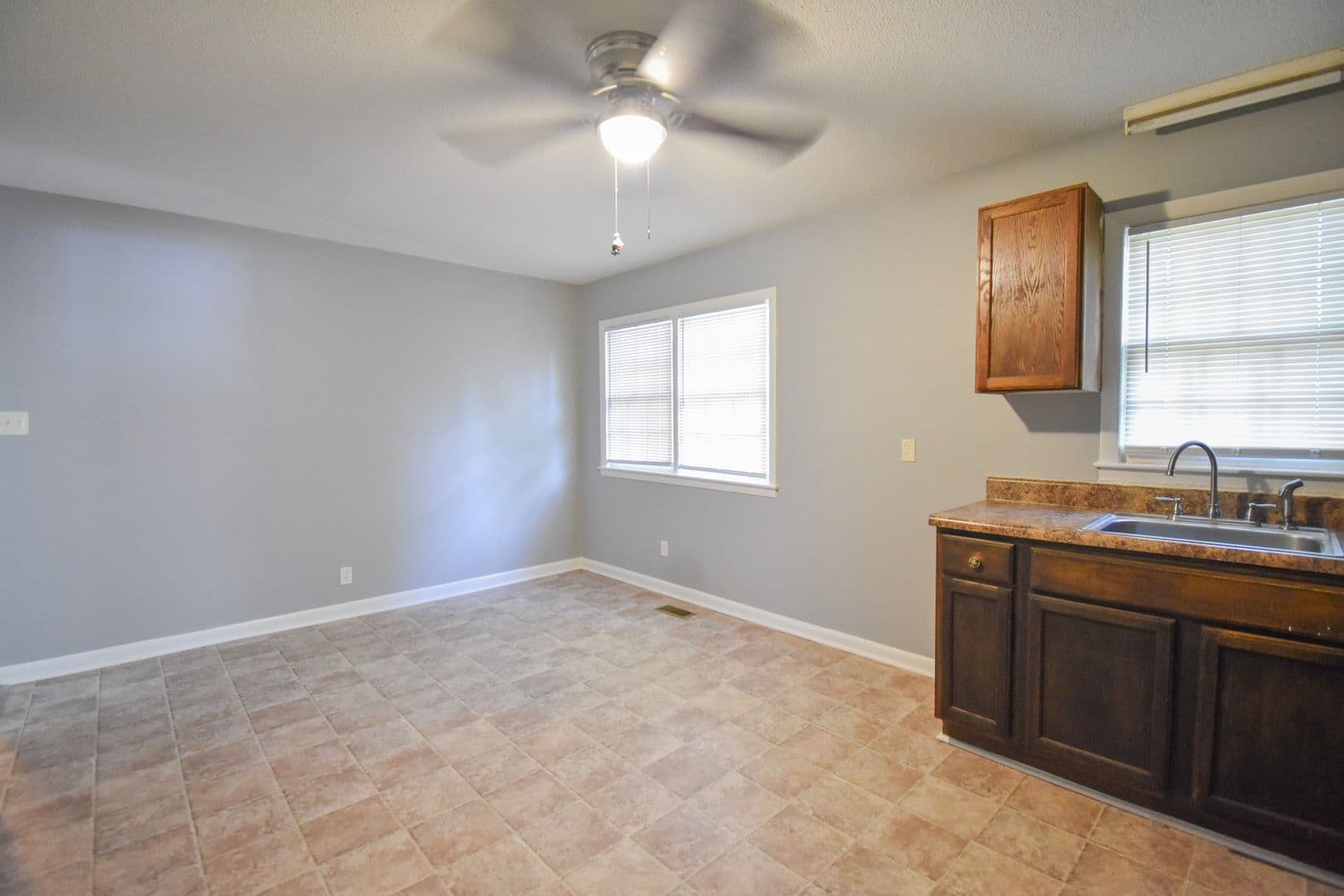 Fayetteville House: 817 Bronco Lane