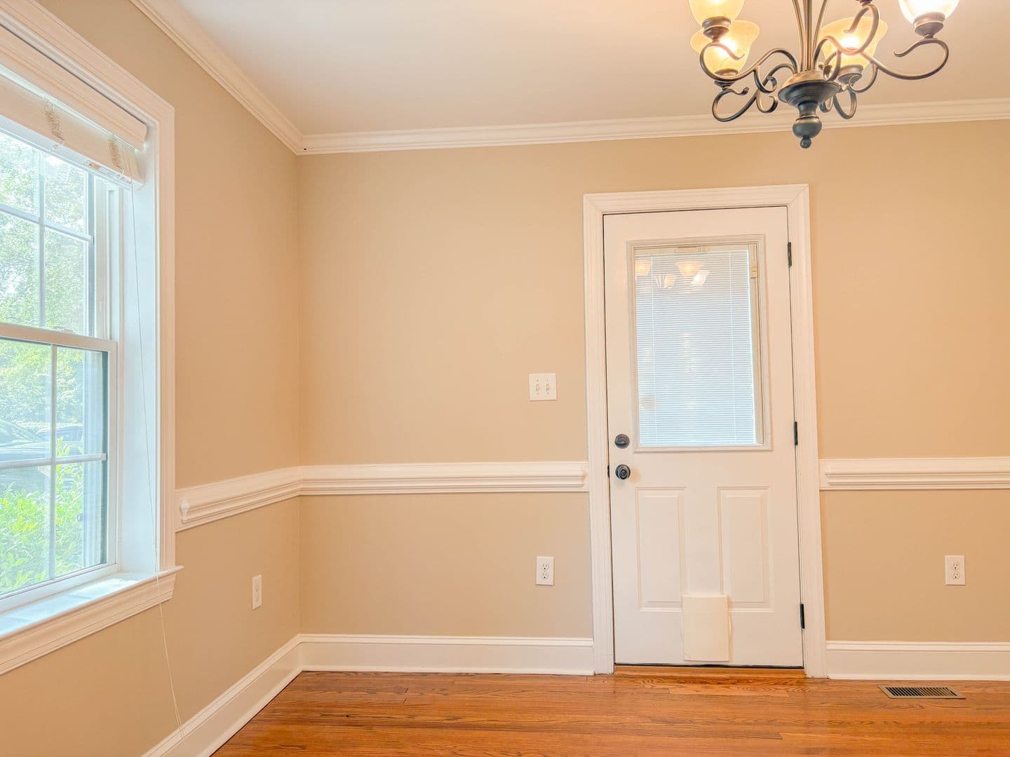 Fayetteville House: 1601 Ft. Bragg Rd