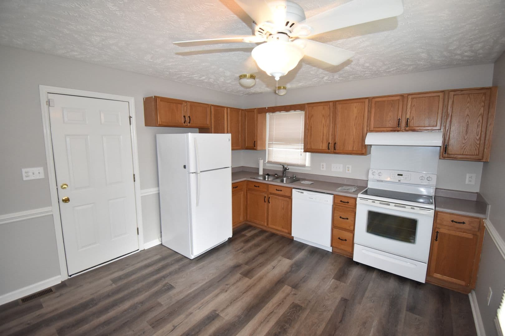 Fayetteville House: 6313 Applewhite Rd