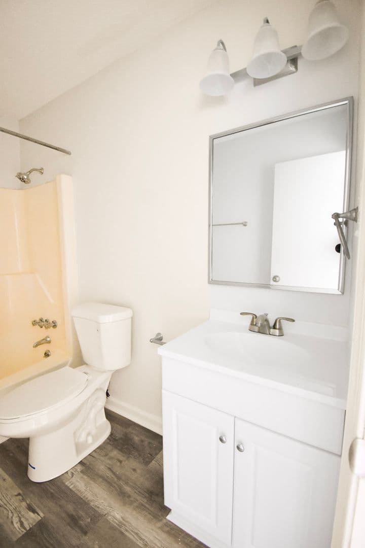 Fayetteville Apartment: Grand Prix Dr