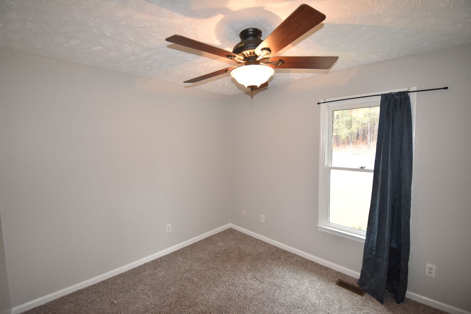 Fayetteville House: 6313 Applewhite Rd