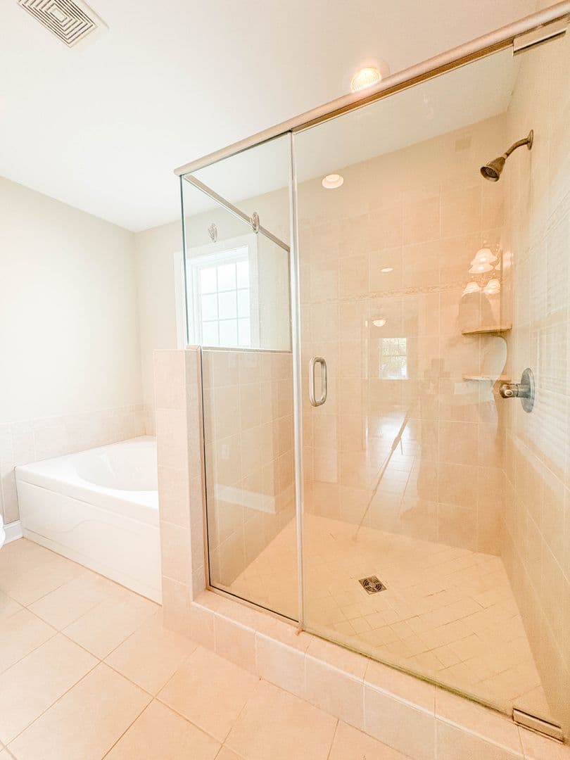 Fayetteville House: 1601 Ft. Bragg Rd