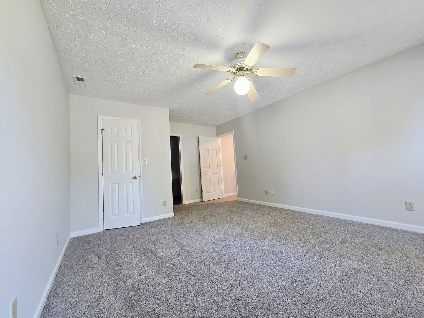 Raeford House: 202 Cobblestone Ct