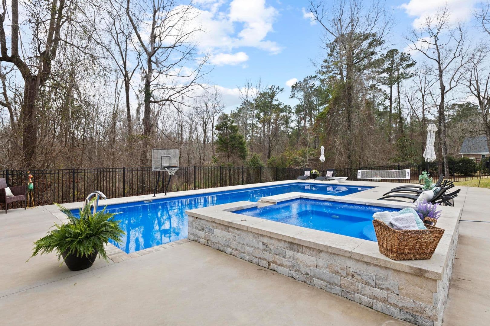 Jacksonville House: 346 Royal Bluff Road