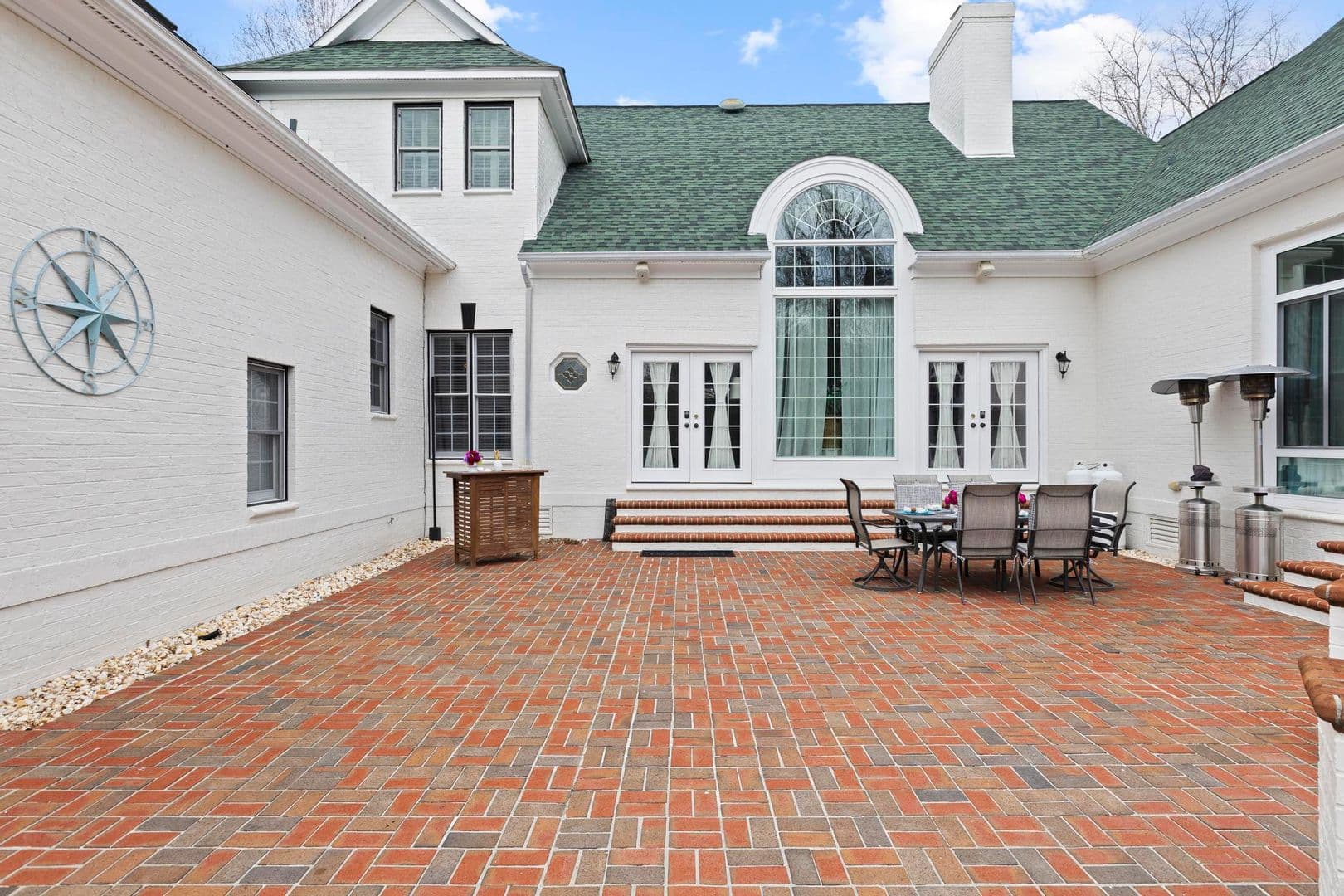 Jacksonville House: 346 Royal Bluff Road