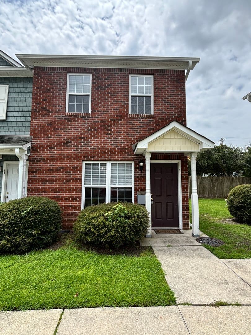 Jacksonville House: 60 Rainbow Drive