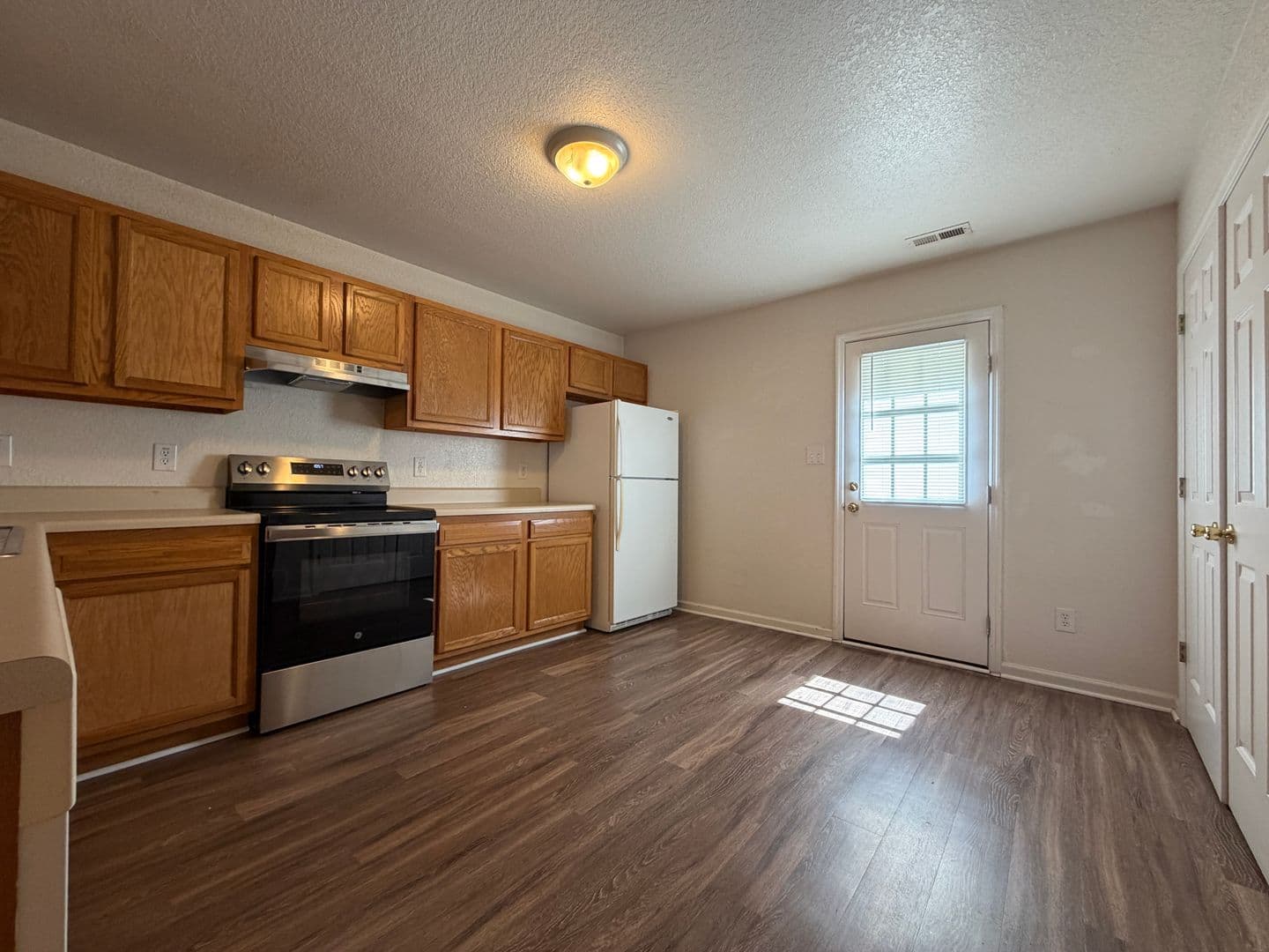 Jacksonville House: 60 Rainbow Drive