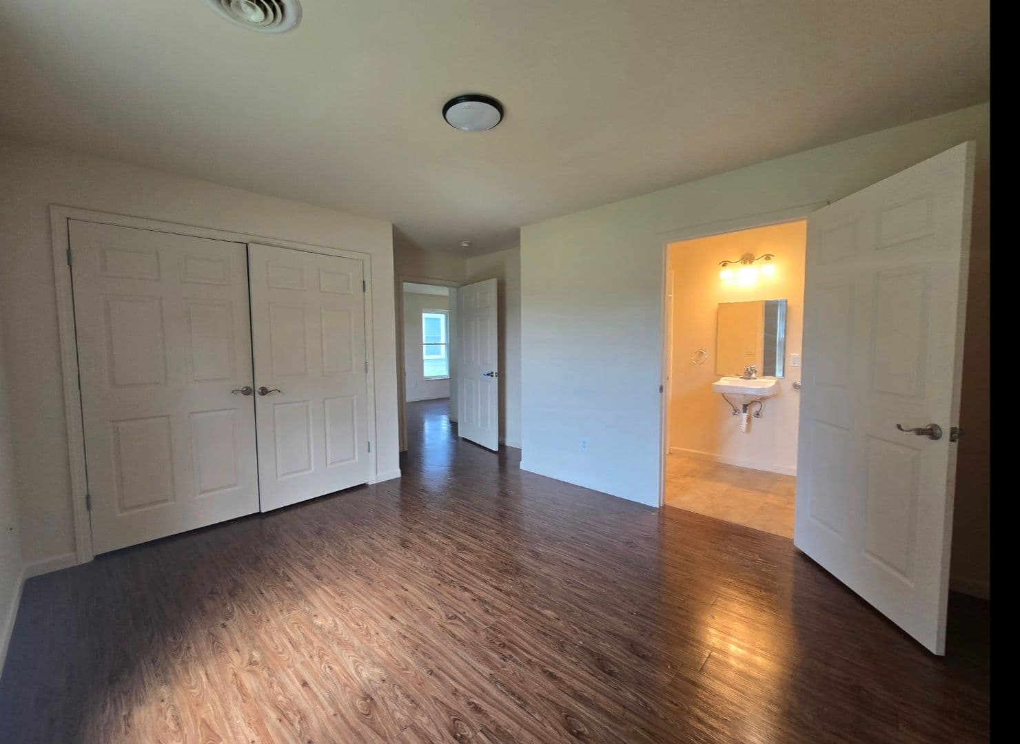 Alton House: 913 Gold