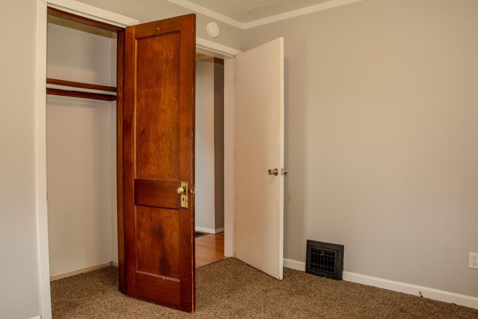 East Alton House: 144 Victory