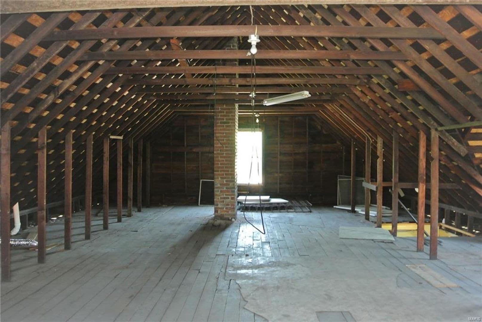 Collinsville House: 613 West Clay Street