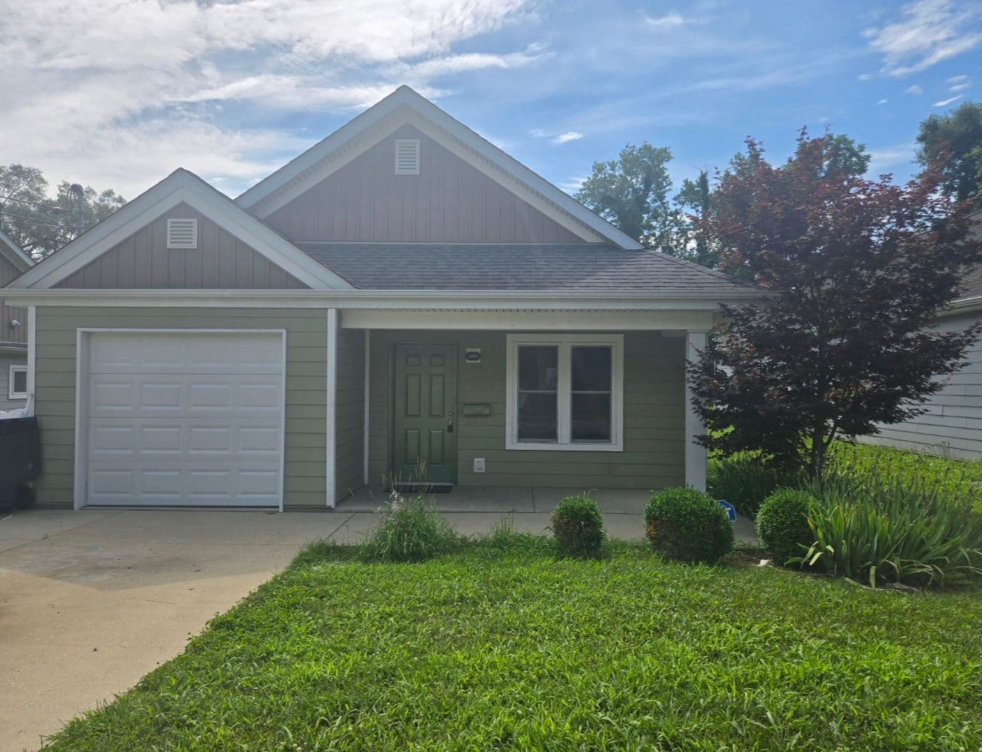 Alton House: 913 Gold