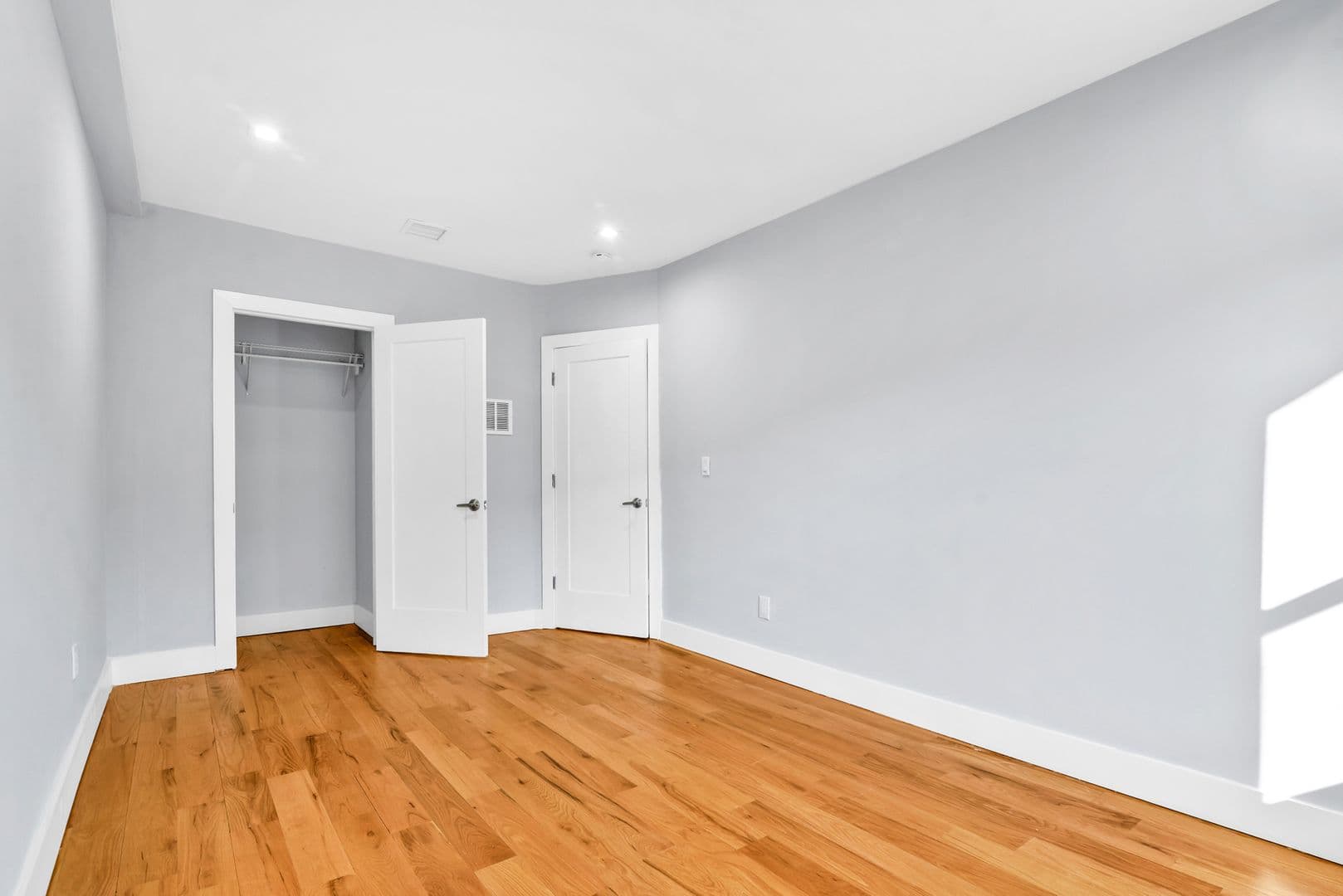 Brooklyn Apartment: 1552 Pacific Street