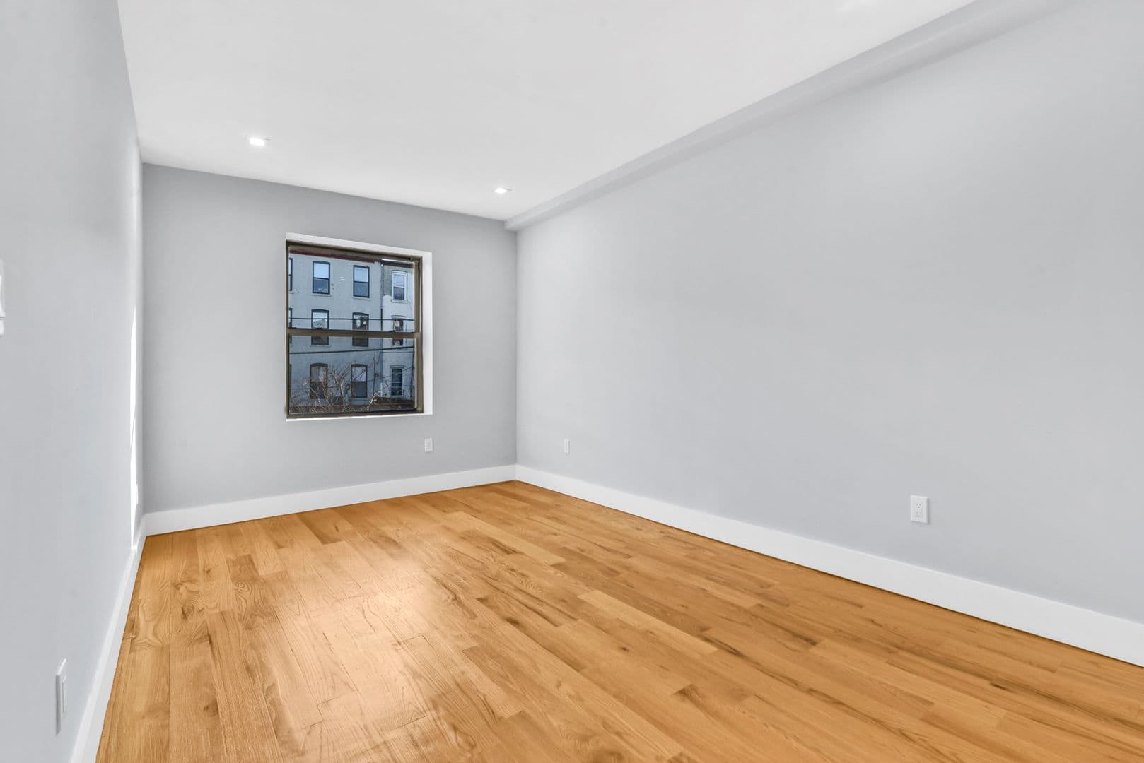 Brooklyn Apartment: 1552 Pacific Street