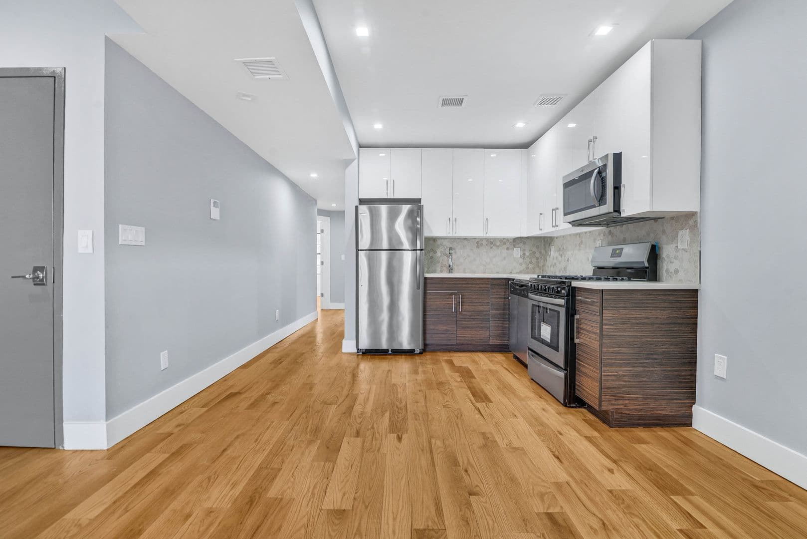 Brooklyn Apartment: 1552 Pacific Street