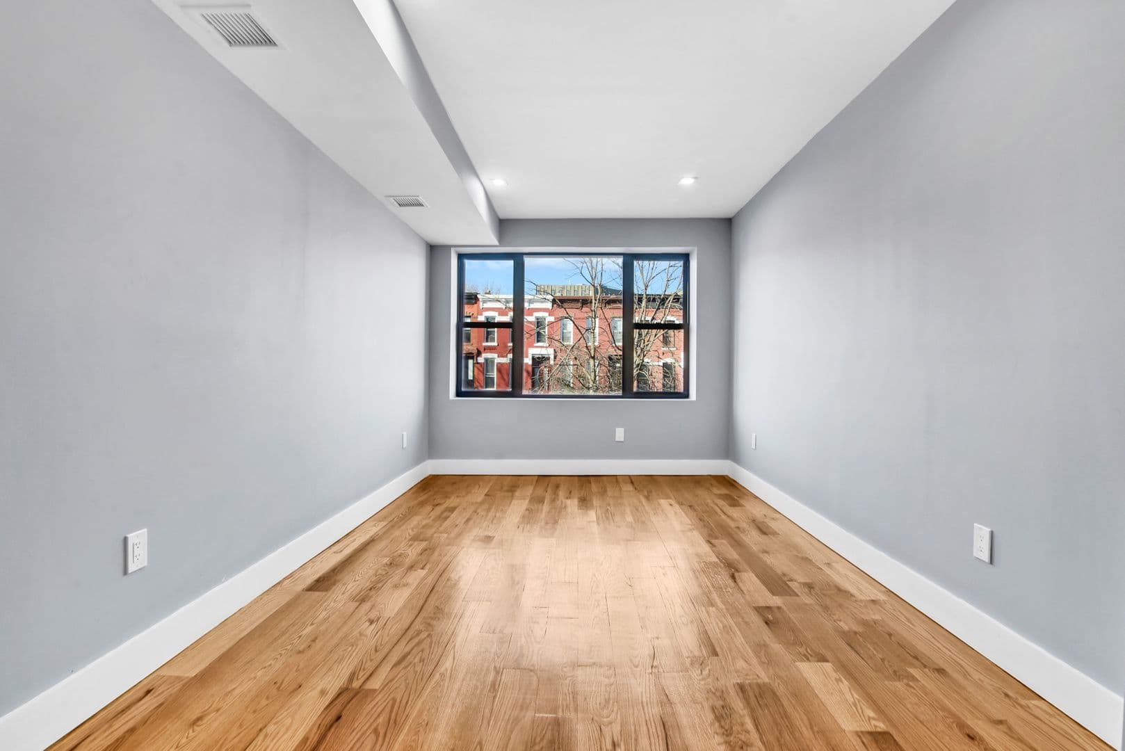 Brooklyn Apartment: 1552 Pacific Street