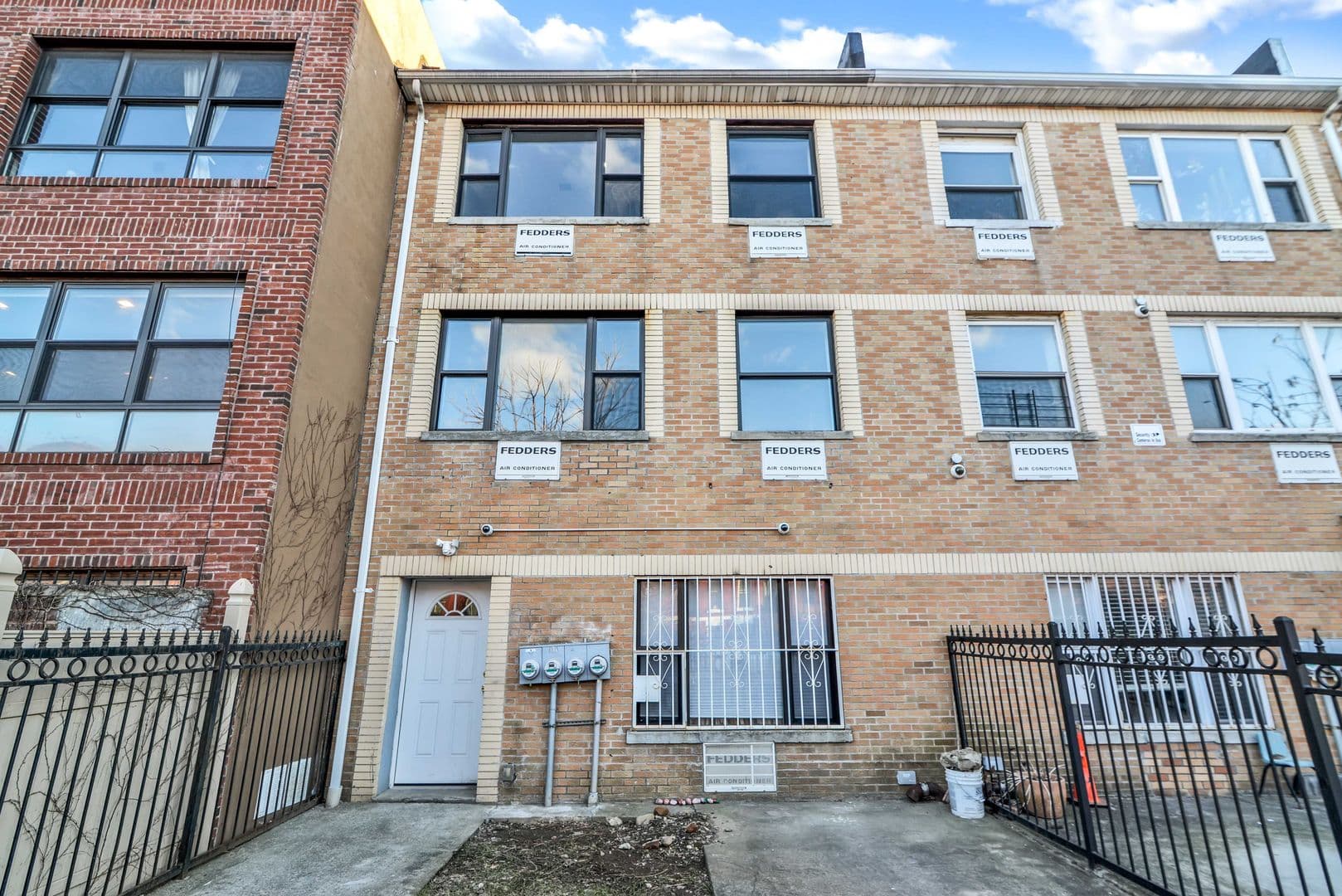 Brooklyn Apartment: 1552 Pacific Street
