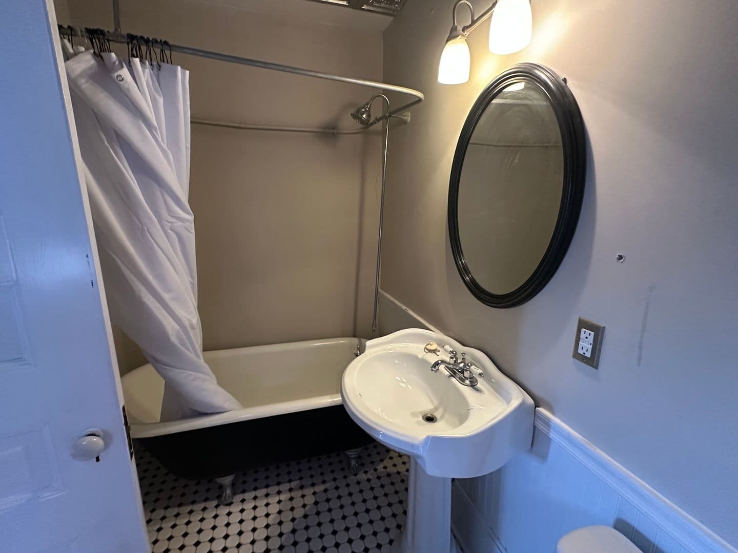 Lynchburg Apartment: 815 Church Street