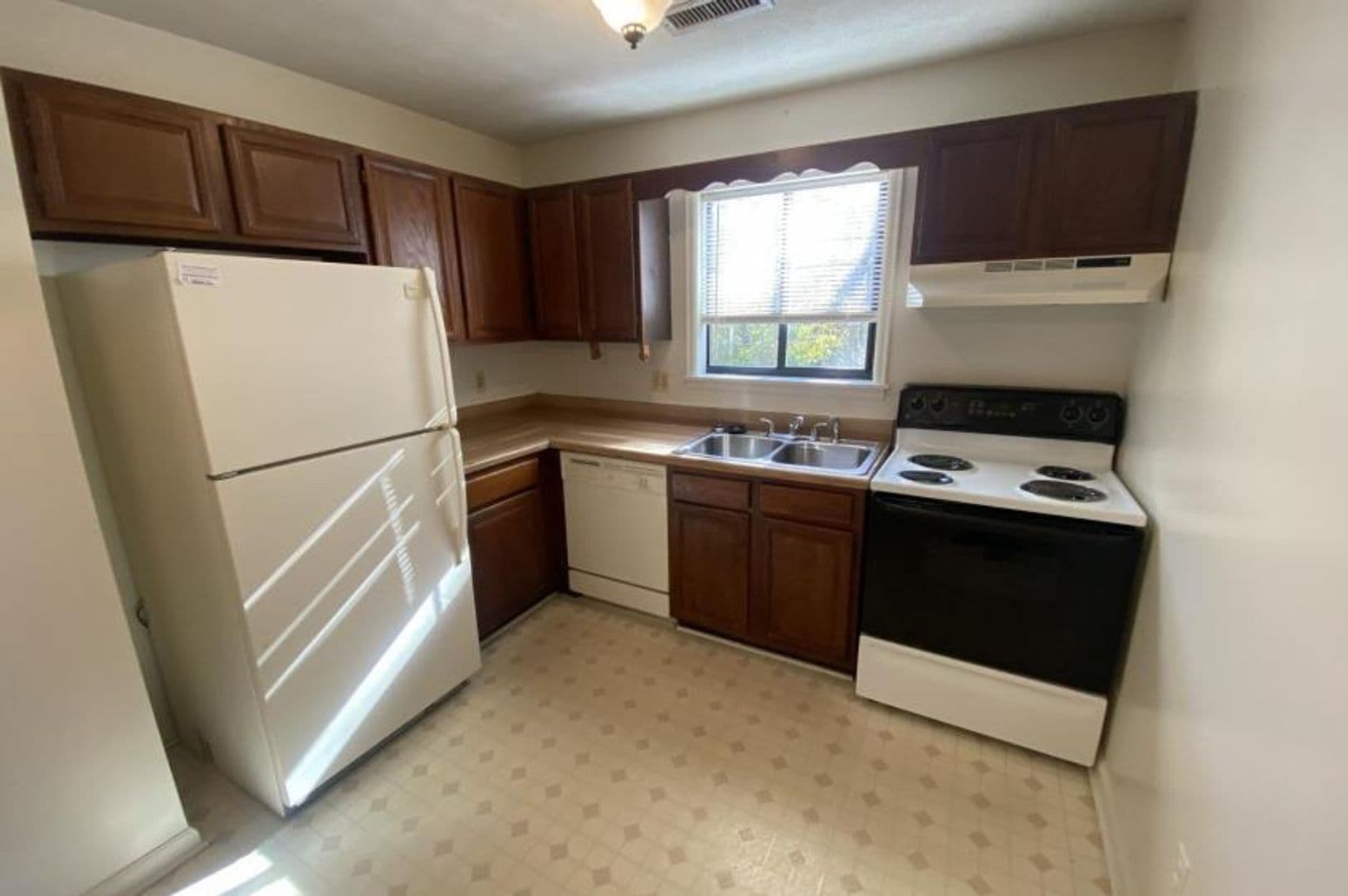 Lynchburg Apartment: 101 & 103 & 116 Edgeway Dr
