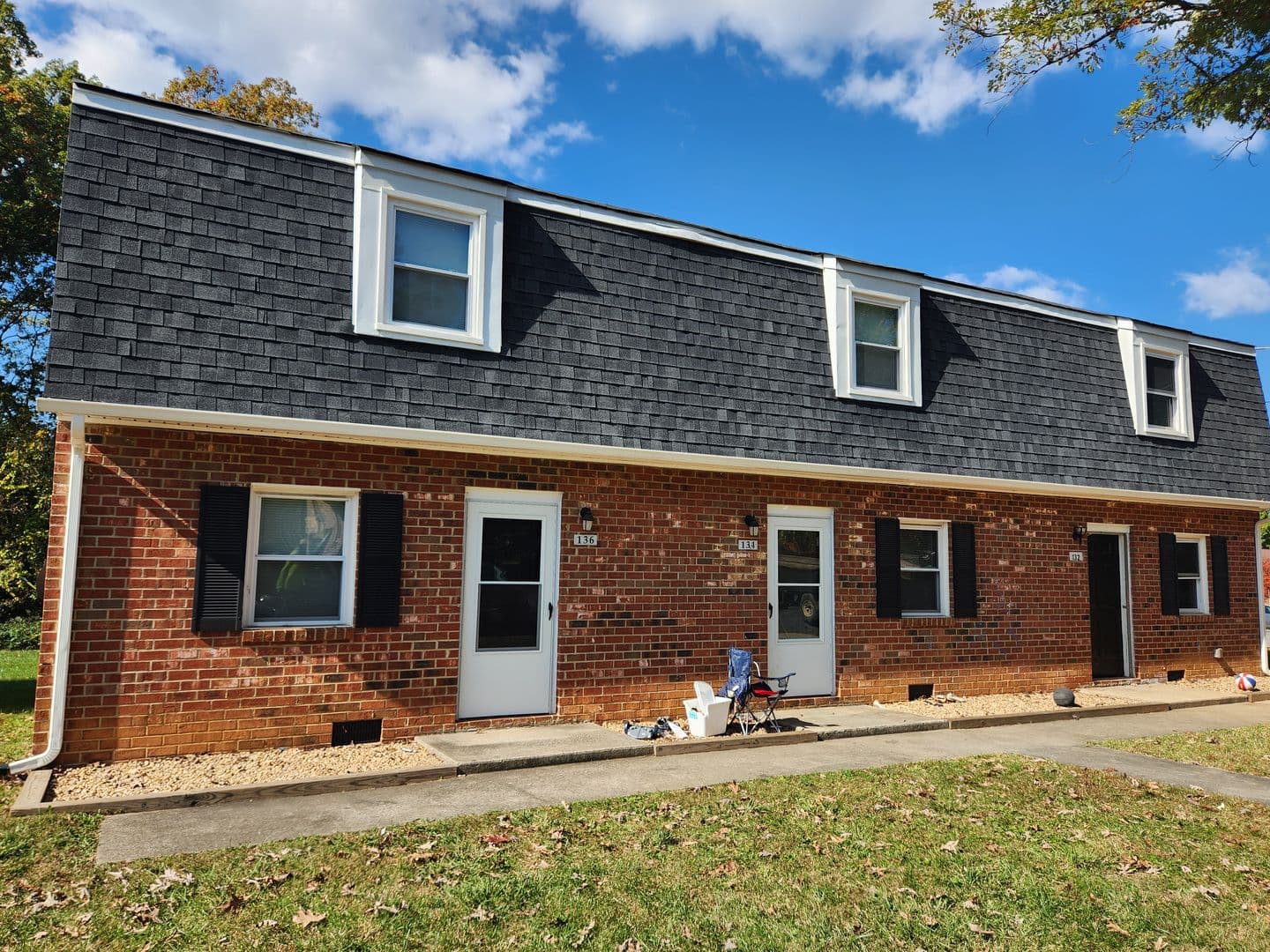 Madison Heights Apartment: 132-144 Oakwood Drive