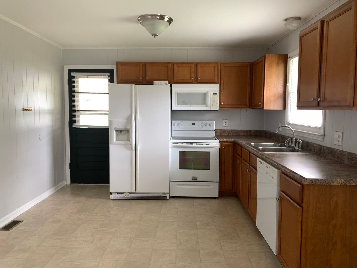 Bedford House: 3009 Sleepy Ridge Drive