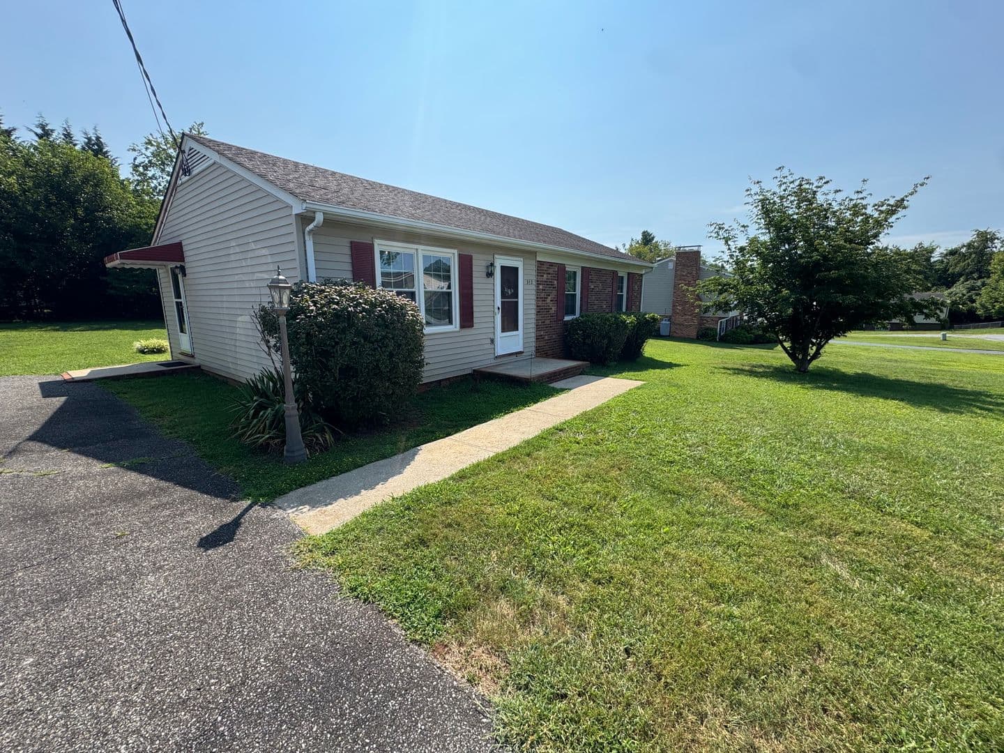 Forest House: 312 Foreston Drive