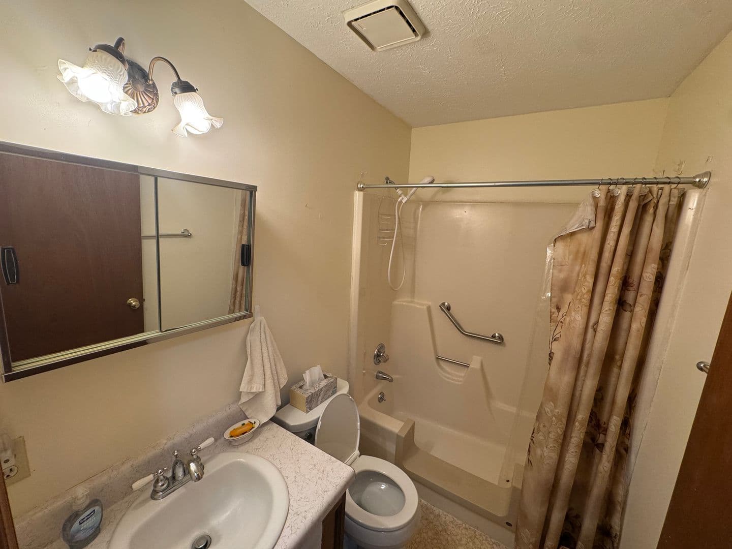 Forest House: 312 Foreston Drive