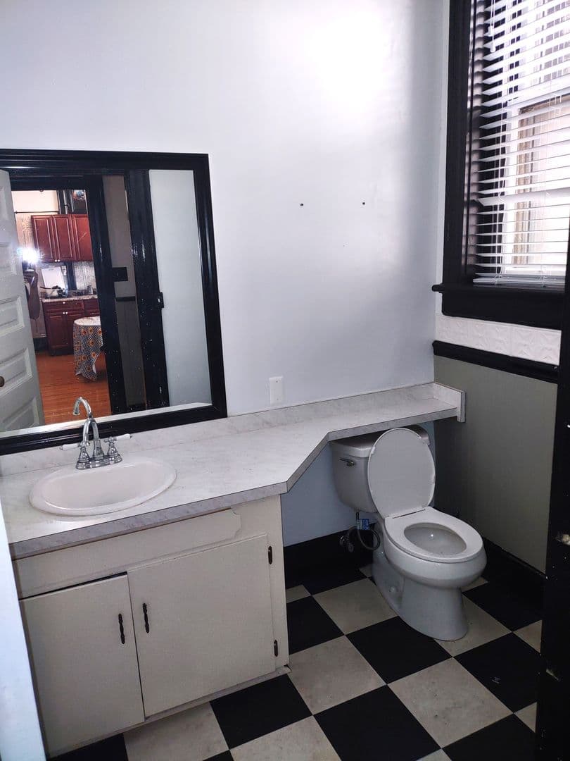 Lynchburg Apartment: 815 Church Street