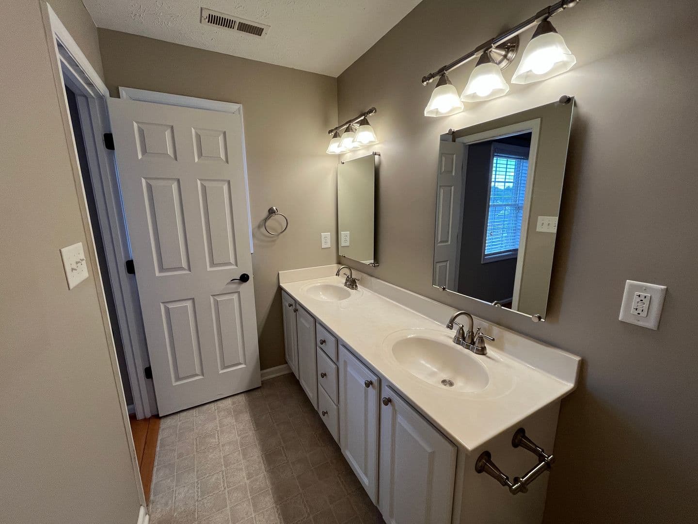 Lynchburg Townhome: 696 Wyndhurst Drive
