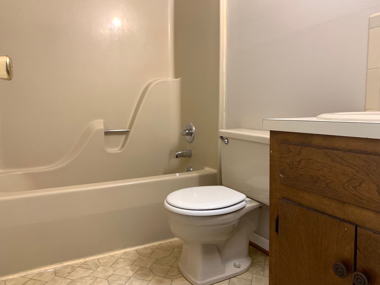 Lynchburg Apartment: 682 Laxton Road