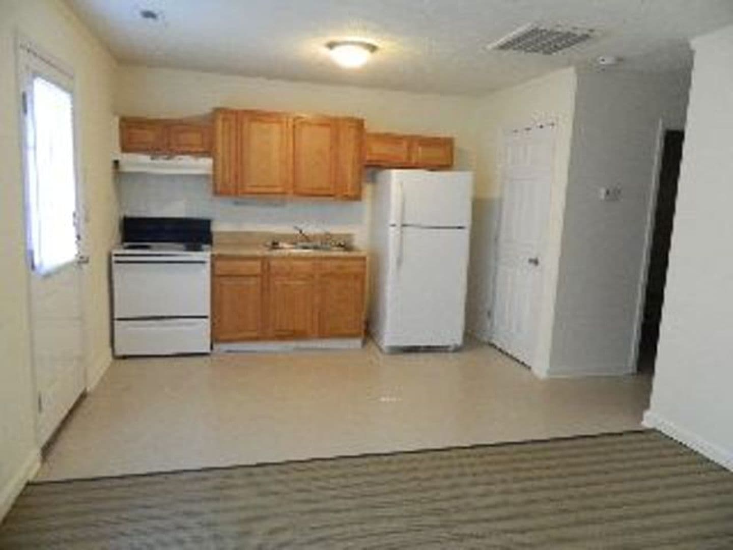 Bedford Apartment: 1232, 1244, 1254 Centerville Road