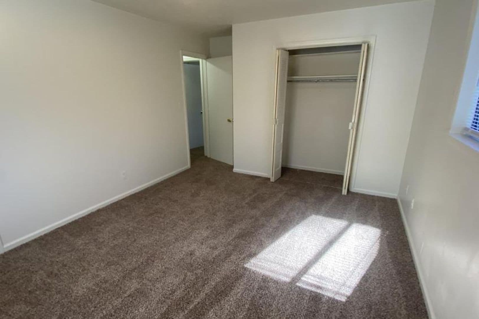 Lynchburg Apartment: 101 & 103 & 116 Edgeway Dr