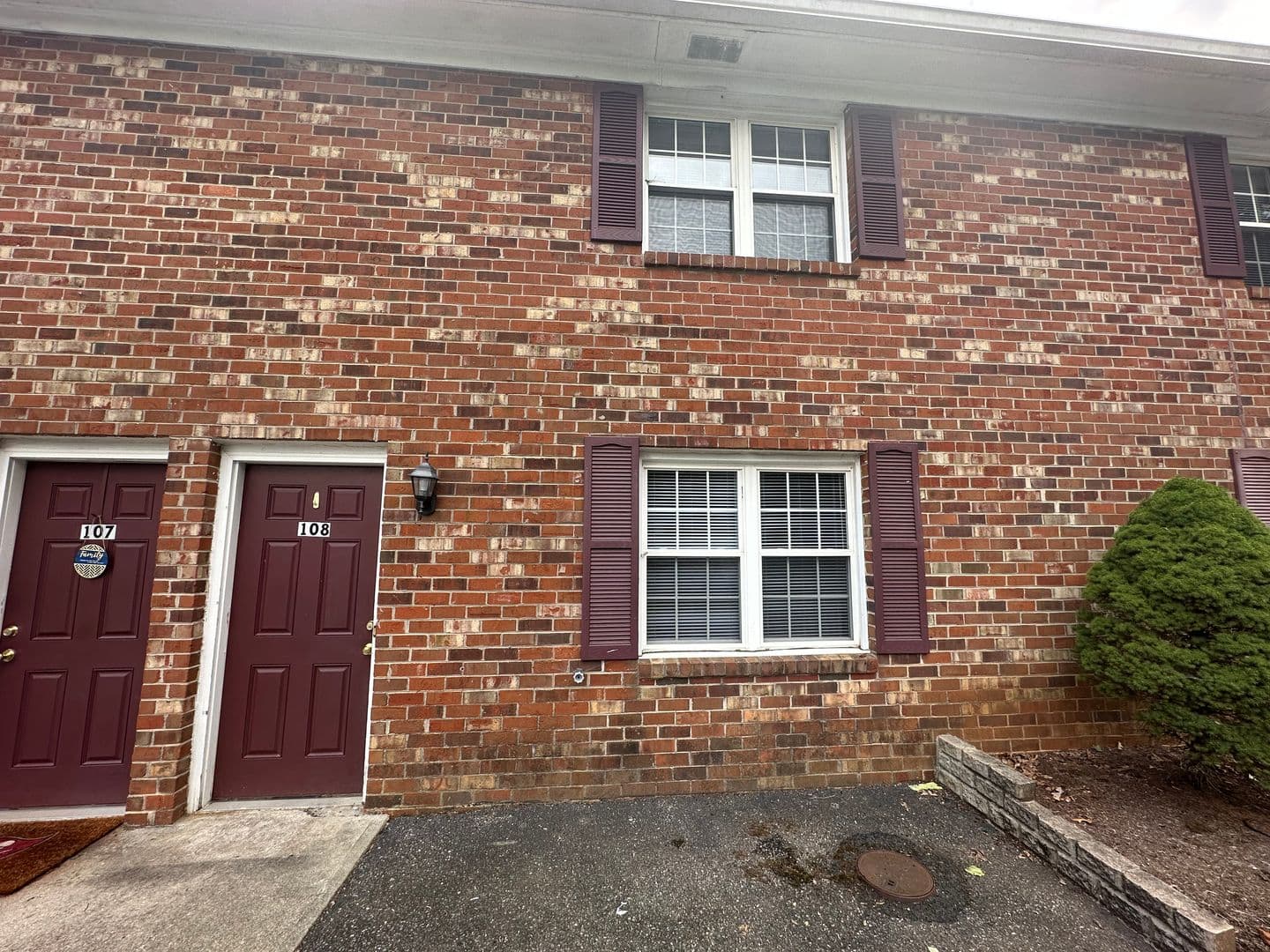 Madison Heights Apartment: 127 & 144 Country Village Lane