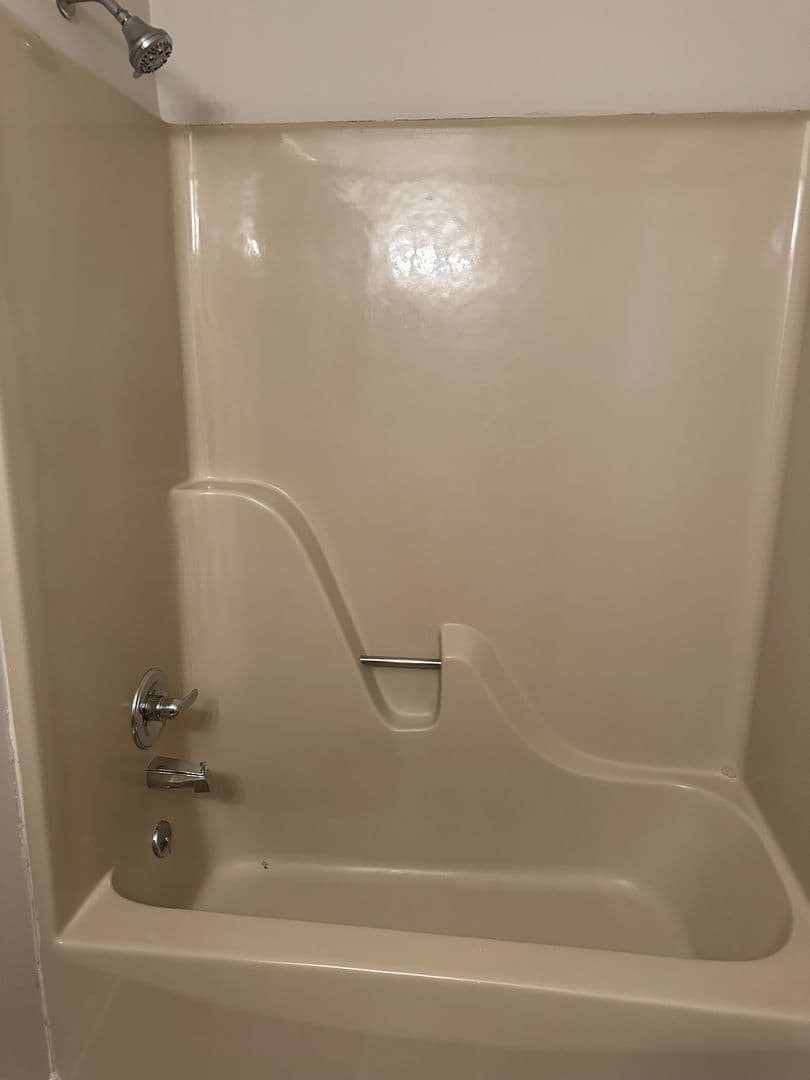 Madison Heights Apartment: 127 & 144 Country Village Lane