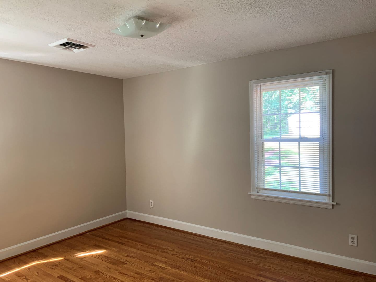 Rustburg House: 439 Rocky Road