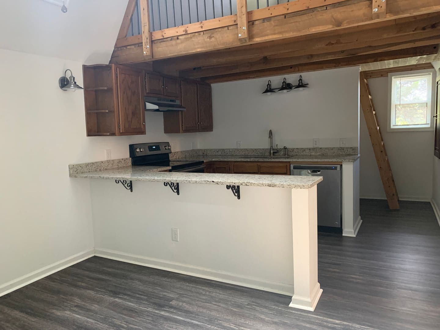 Forest Apartment: River Oak Drive
