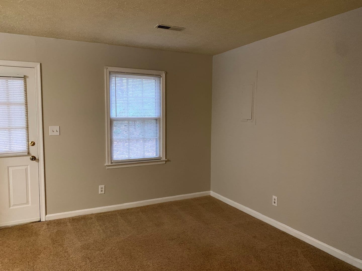 Lynchburg Apartment: 682 Laxton Road