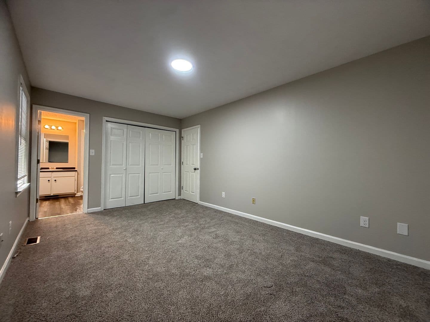 Amherst Apartment: 135-137 Cooper Street