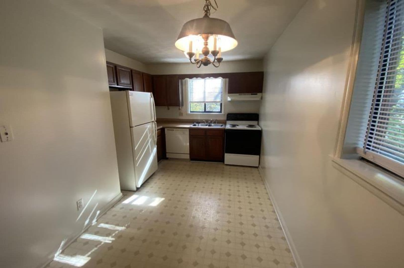 Lynchburg Apartment: 101 & 103 & 116 Edgeway Dr