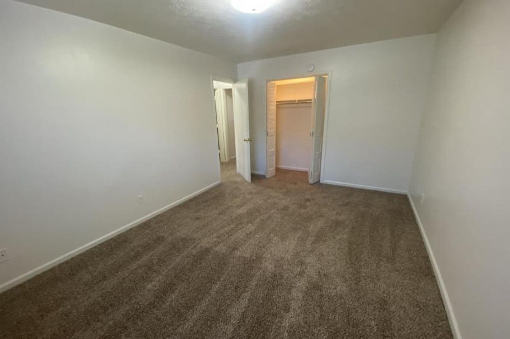 Lynchburg Apartment: 101 & 103 & 116 Edgeway Dr