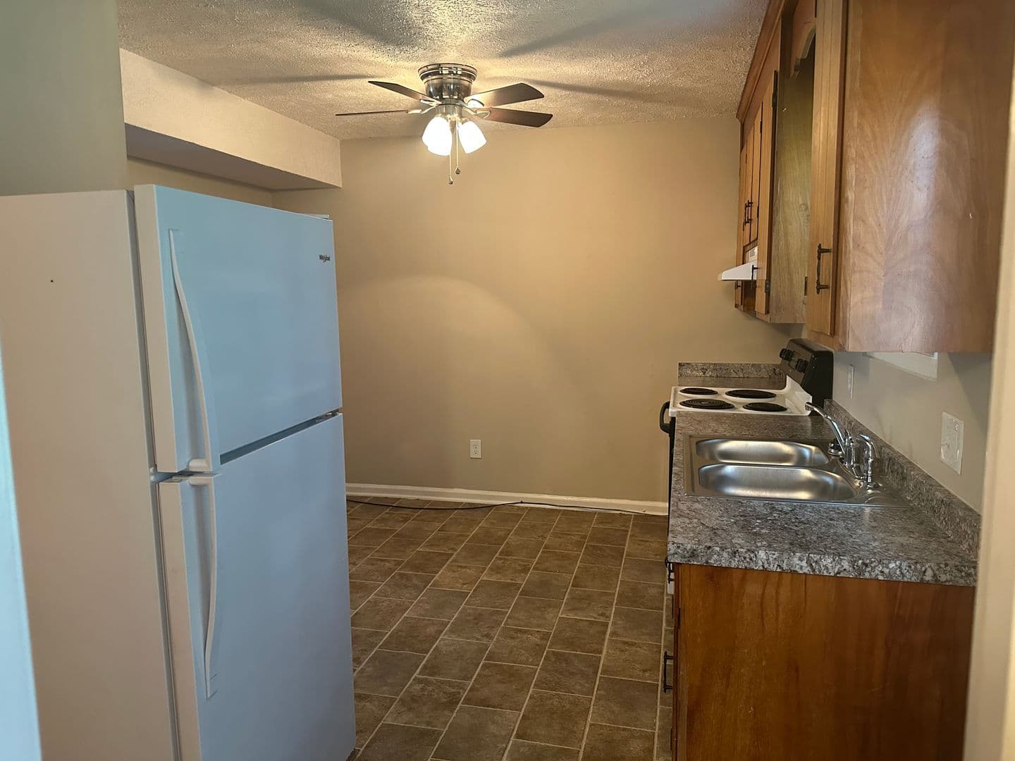 Madison Heights Apartment: 127 & 144 Country Village Lane