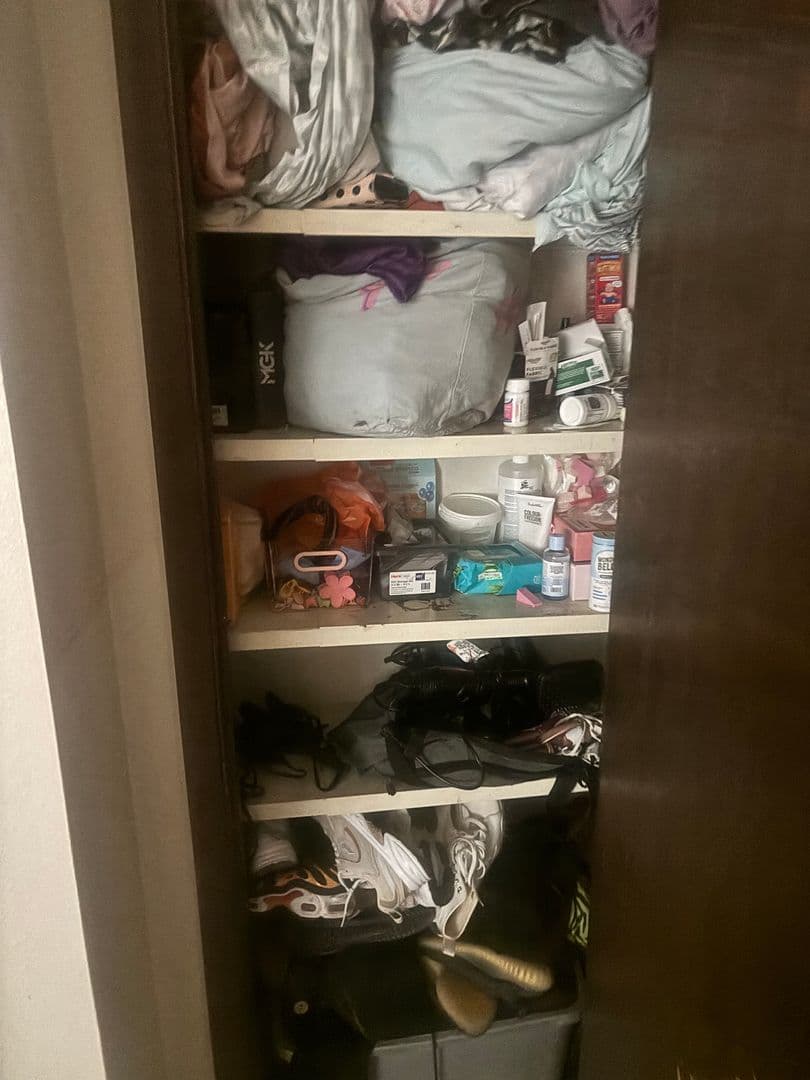 Iowa City Apartment: 1124 Oakcrest St