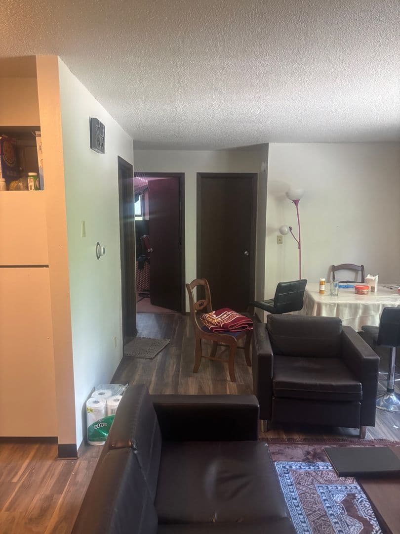 Iowa City Apartment: 1124 Oakcrest St