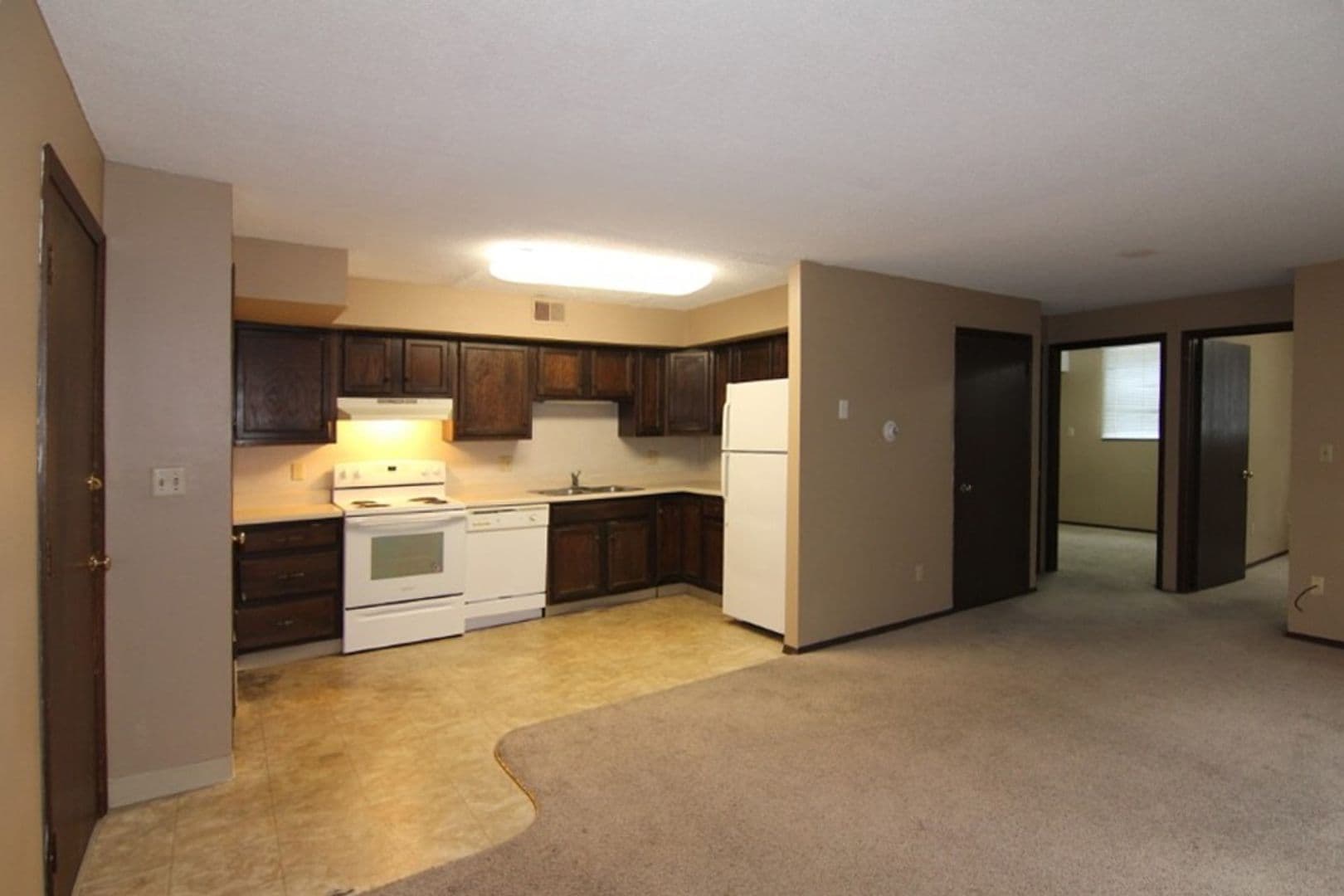Iowa City Apartment: 1124 Oakcrest St