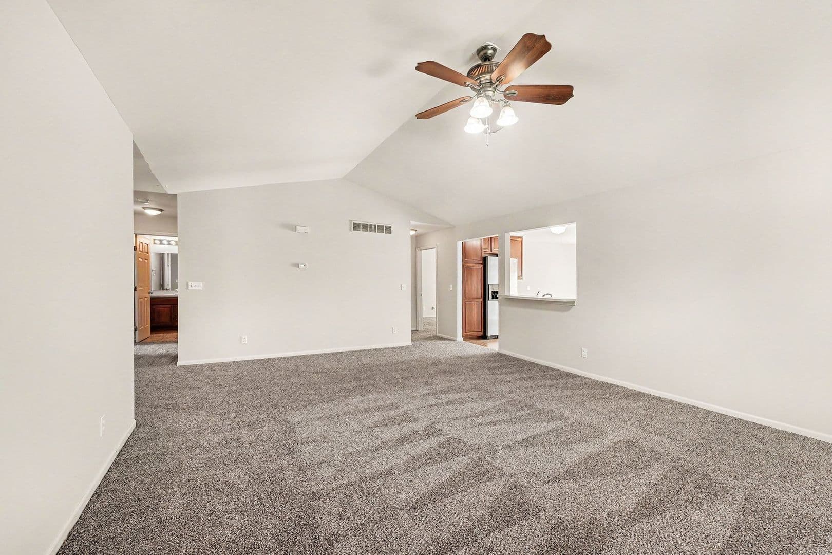 Auburn Hills House: 111 S Vista