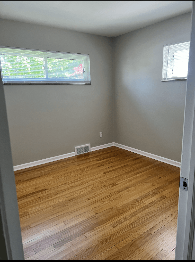 Mt. Clemens House: 10 Shiawasse Circle