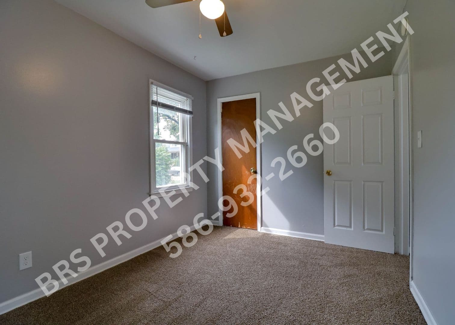 Center Line House: 7236 Wiegand Blvd