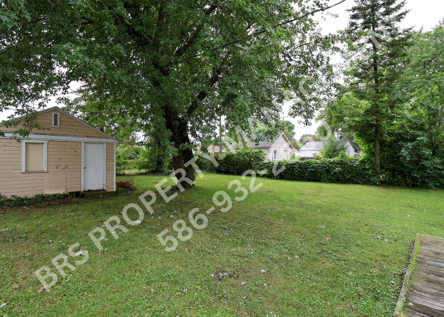 Center Line House: 7236 Wiegand Blvd