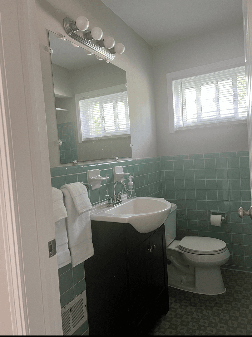 Mt. Clemens House: 10 Shiawasse Circle